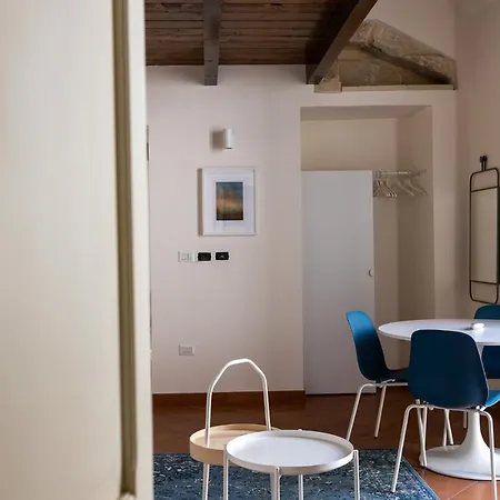 Nocleg ze śniadaniem Palazzo Della Contessa - & Breakfast 4*