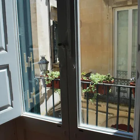 فندق مبيت وإفطار Palazzo Della Contessa - & Breakfast 4*