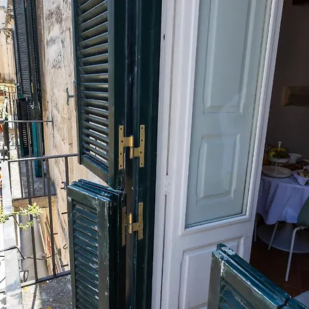 Palazzo Della Contessa - & Breakfast 4* Лечче